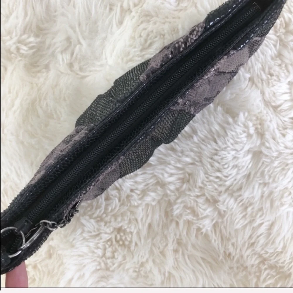 NINE WEST SNAKESKIN WRISTLET CLUTCH.